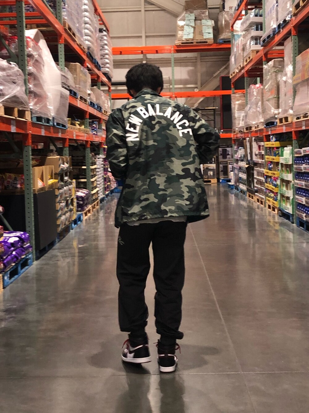 「マウンテンパーカー、カーゴパンツ、New Balance、PUMA、NIKE、airjordan」｜「NEW BALANCEのアイテム（マウンテンパーカー、グリーン系）」を使った、atyoyama1123さん（メンズ・170cm）の春コーディネートの1枚目の写真