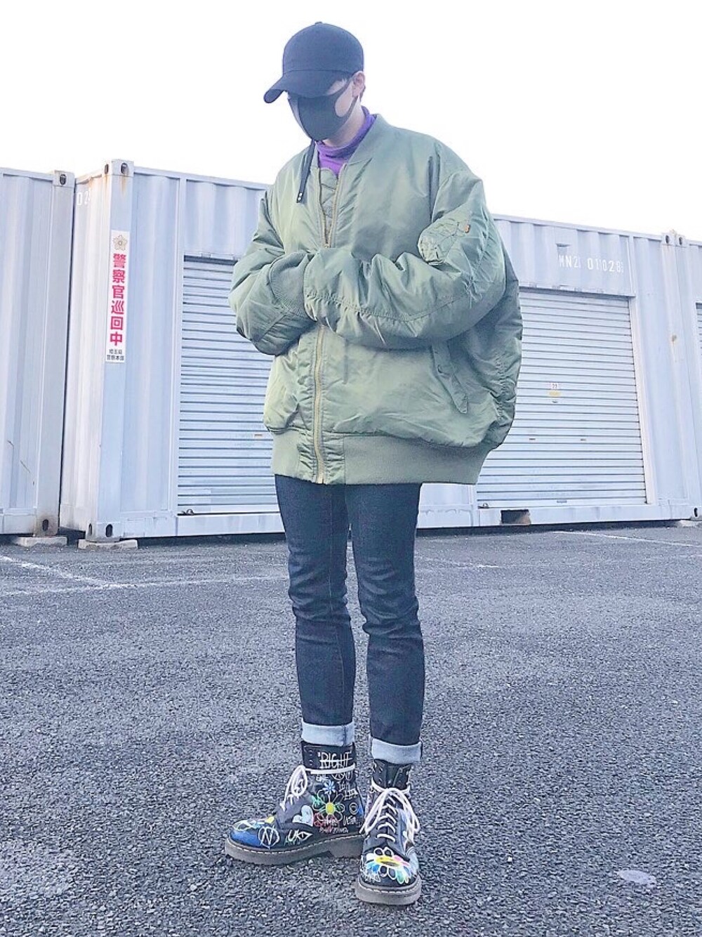 「alpha、MA-1、Dr.Martens、落書き、オーバーサイズ」｜「instagramのアイテム（その他、その他）」を使った、1ts my lifeさん（メンズ・50cm）の冬コーディネートの1枚目の写真