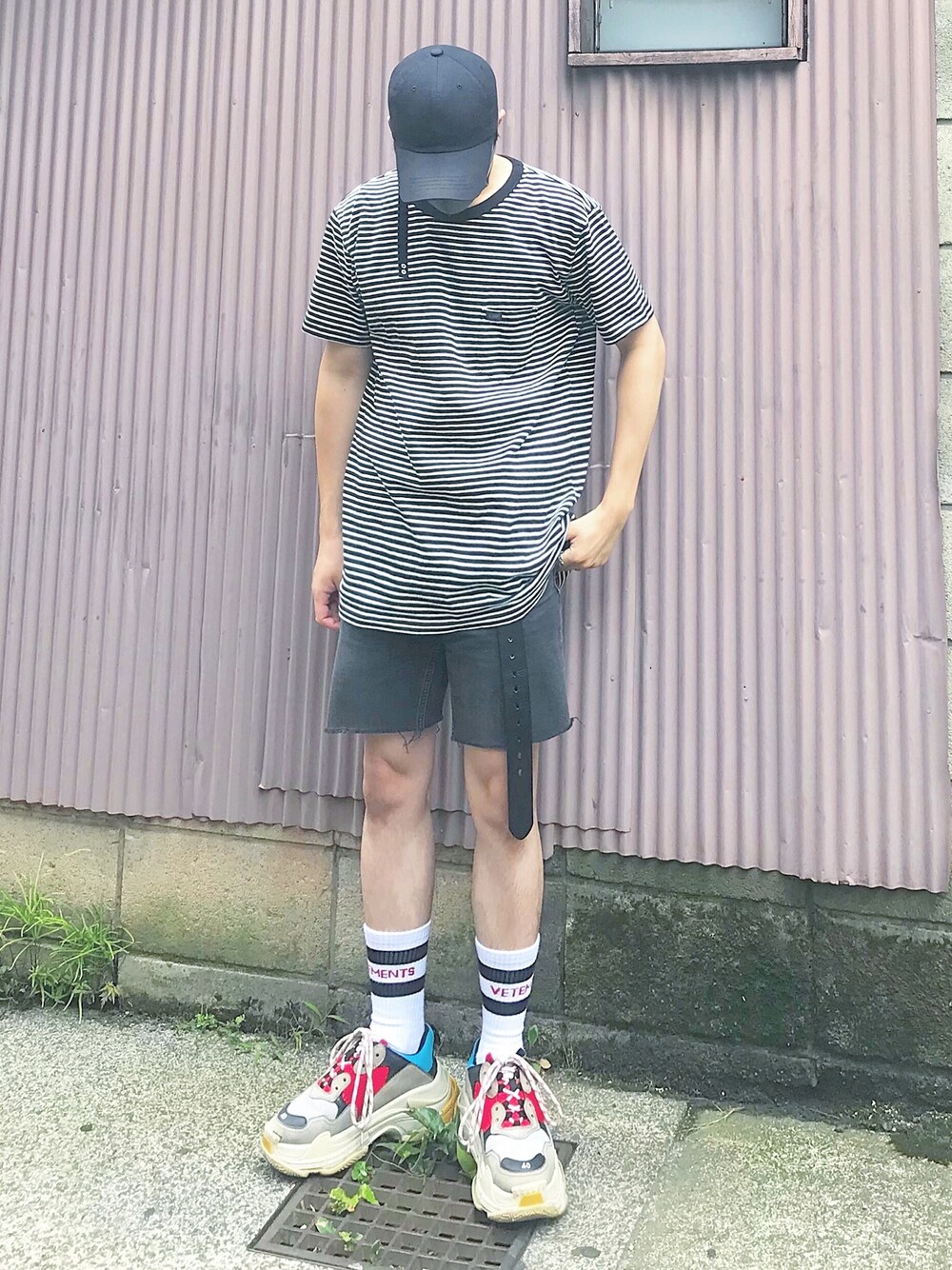 「LEE、ハーフパンツ、vetements、BALENCIAGA、triples、韓国ファッション、ボーダー」｜「LeeのLee/リー　【ユニセックス】パック入り　ポケットＴシャツ（Tシャツ/カットソー、ブラック系）」を使った、1ts my lifeさん（メンズ・197cm）の夏コーディネートの1枚目の写真