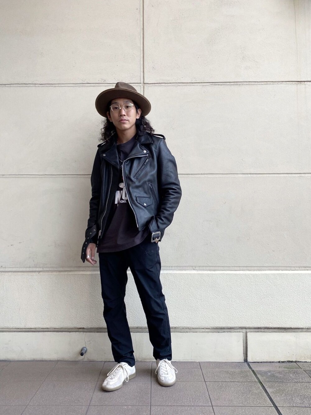 「SCHOTT、Schott TOKYO-BAY、ショット、ファッションの力を信じよう、ライダース、革ジャン、ハット、ナイロンパンツ、ジャーマントレーナー、秋のコーデ」｜「schottの【限定商品】Schott/ショット/ONE STAR NEW NAKED/ワンスター ニューネイキッド（ライダースジャケット、ブラック系）」を使った、RYOHEI  TOTOKIさん（メンズ・165cm）の秋コーディネートの1枚目の写真
