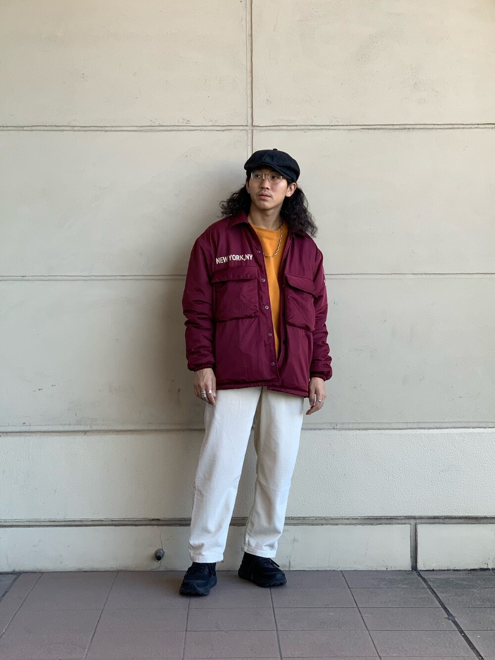 「SCHOTT、Schott TOKYO-BAY、ショット、アメカジ、ファッションの力を信じよう、キャスケット、コーチジャケット、コーデュロイパンツ、イージーパンツ、秋コーデ」｜「schottのSchott/ショット/CHEST POCKET COACH JACKET/チェスト ポケット コーチジャケット（ブルゾン、レッド系）」を使った、RYOHEI  TOTOKIさん（メンズ・165cm）の秋コーディネートの1枚目の写真