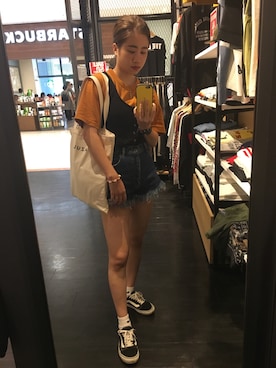 「AZUL（アズール）のアイテム（バッグ）」を使った、なりさん（レディース・165cm）の夏コーディネート