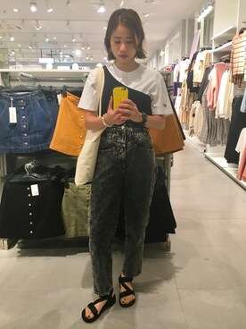 「AZUL（アズール）のアイテム（バッグ）」を使った、なりさん（レディース・164cm）の秋コーディネート