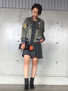 「アイテム（キーホルダー、オレンジ系）」を使った、yoshimiさん（レディース・166cm）の夏コーディネート