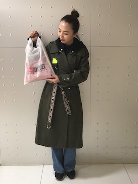 「ディーゼル」｜「アイテム（トレンチコート）」を使った、yoshimiさん（レディース・166cm）の冬コーディネート