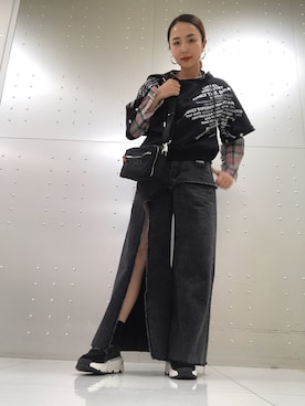 「DIESEL（ディーゼル）のアイテム（シャツ/ブラウス）」を使った、yoshimiさん（レディース・166cm）の春コーディネート
