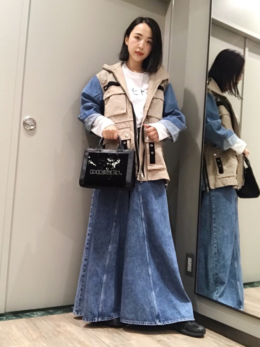 DIESEL レディース ジャケット デニムミックスマテリアルハーフジャケット DIESEL（ディーゼル）の「レディース ジャケット デニムミックス