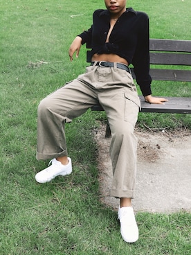 「khaki」｜「アイテム（パンツ）」を使った、Raine Asafoさん（レディース・163cm）の春コーディネート