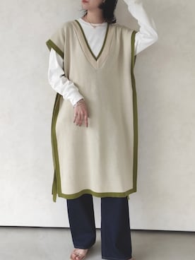 「VACANCY（ヴァカンシー）の【VACANCY】配色Vネックニットベスト（Vest、ベージュ系）」を使った、sakioさん（レディース・170cm）の冬コーディネート