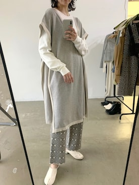 「VACANCY（ヴァカンシー）の【VACANCY】配色Vネックニットベスト（Vest、グレー系）」を使った、sakioさん（レディース・170cm）の冬コーディネート