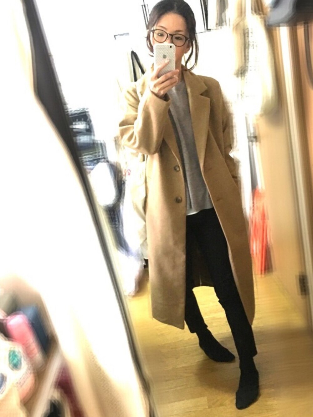 「ロングコート、コクーンコート、キャメルアウター、シンプルコーデ、オーバーサイズ、チェスターコート」｜「earth music&ecologyの【Special Price】●コクーンチェスターロングコート（ジャケット/アウター、ブラウン系）」を使った、u-koさん（レディース・164cm）の秋コーディネートの1枚目の写真