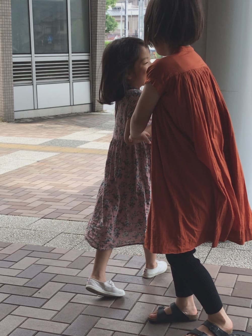 「pairmanonの花柄 ドット 星柄 総柄プリント 半袖ワンピース（ワンピース、ピンク系）」を使った、Miyu-mさん（キッズ・137cm）の夏コーディネートの1枚目の写真