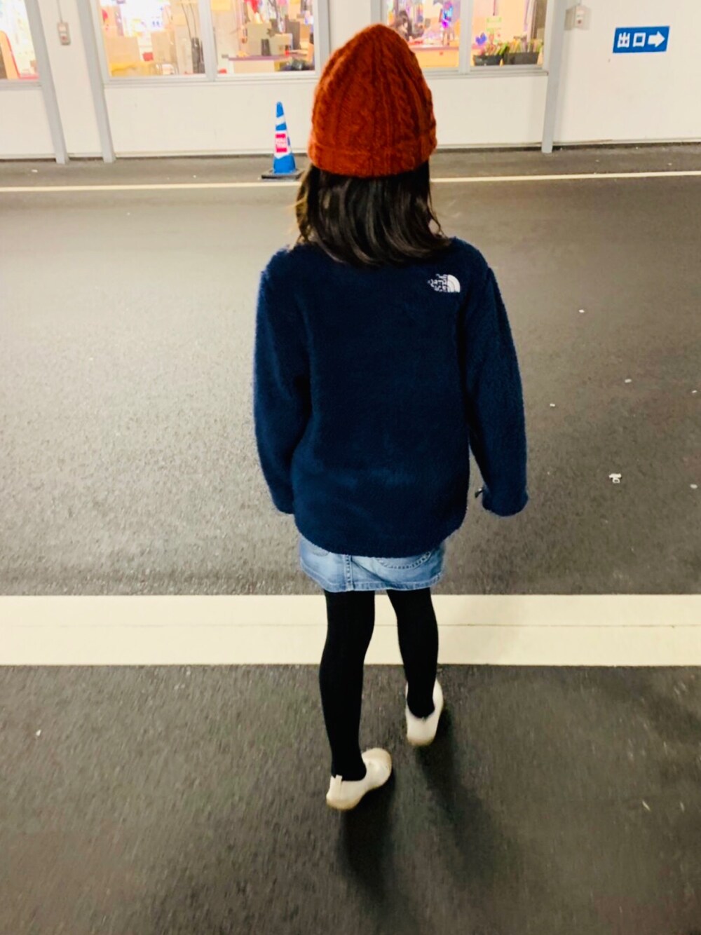 「THE NORTH FACEのザ･ノース･フェイス キッズシェルパフリースジャケット（ブルゾン、ブルー系）」を使った、Miyu-mさん（キッズ・135cm）の秋コーディネートの1枚目の写真