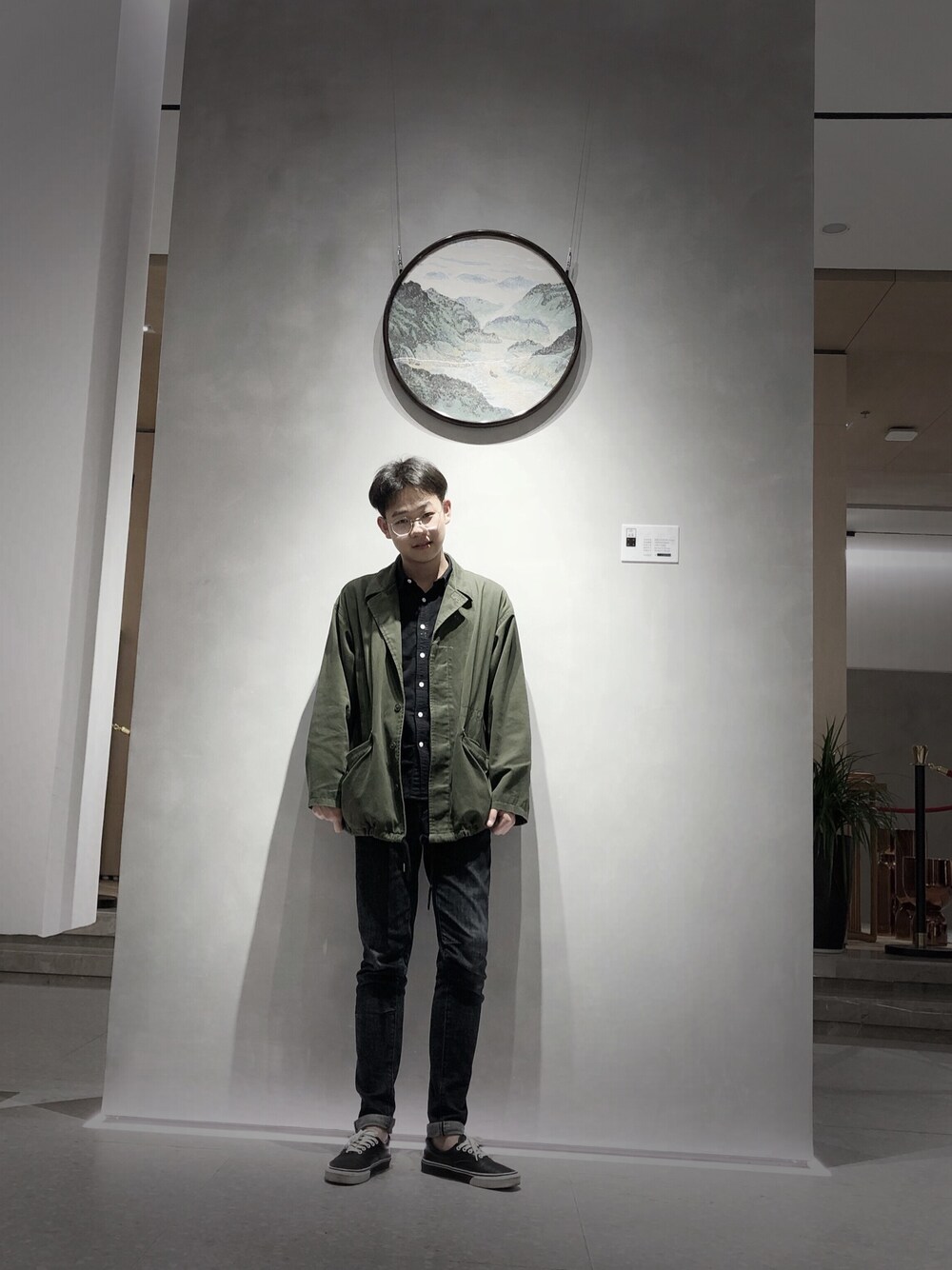 「春」｜「Yishionのアイテム（トップス、グリーン系）」を使った、梅鹿🦌さん（メンズ・172cm）の春コーディネートの1枚目の写真