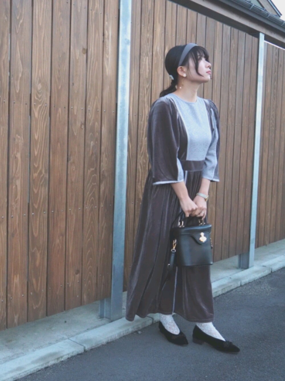 「merry jennyのWitchワンピース（ワンピース、グレー系）」を使った、y u k iさん（レディース・158cm）の秋コーディネートの1枚目の写真