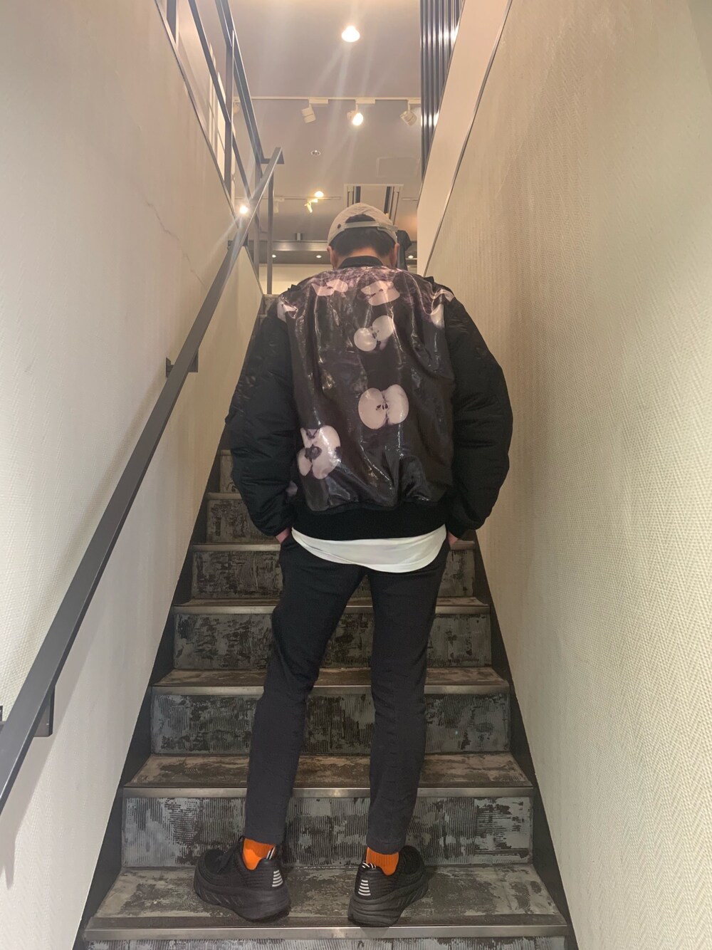 「大人カジュアル、お洒落さんとつながりたい、今日のコーデ、いいね、save、フォローお願いします🤑、ストリートMIX、ゆるコーデ、スニーカー、休日スタイル、シンプルコーデ」｜「CHRISTIAN DADAのアイテム（ブルゾン、ブラック系）」を使った、HIDEさん（メンズ・170cm）の春コーディネートの1枚目の写真