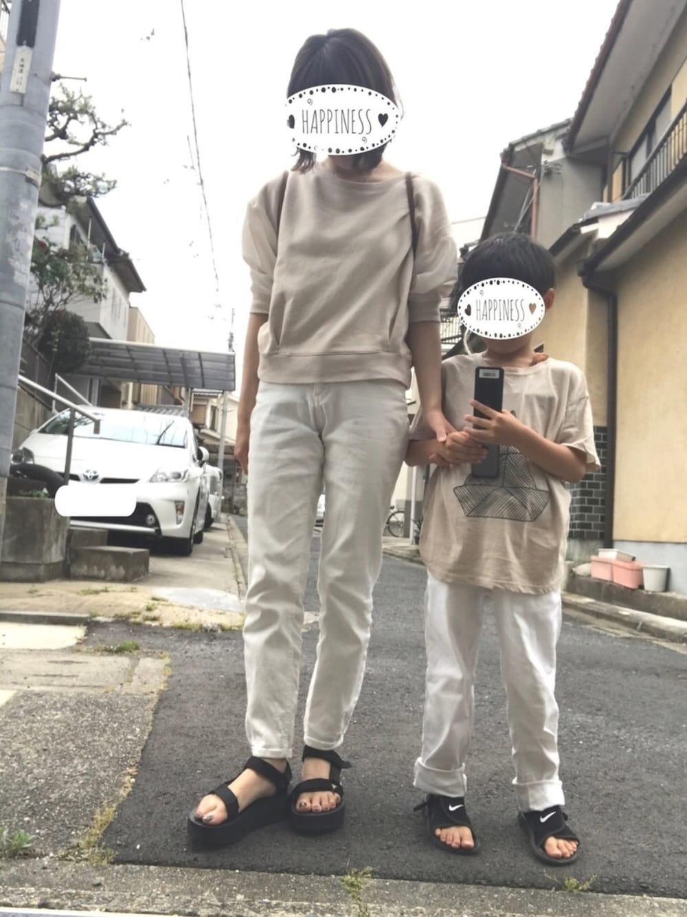 「カジュアル、プチプラコーデ、ワントーンコーデ、ベージュ、ホワイト、親子コーデ、親子リンク、親子でおそろい、韓国ファッション、韓国子供服」｜「NANO universeのアイテム（スウェット、ベージュ系）」を使った、aoi erikaさん（キッズ・120cm）の夏コーディネートの1枚目の写真