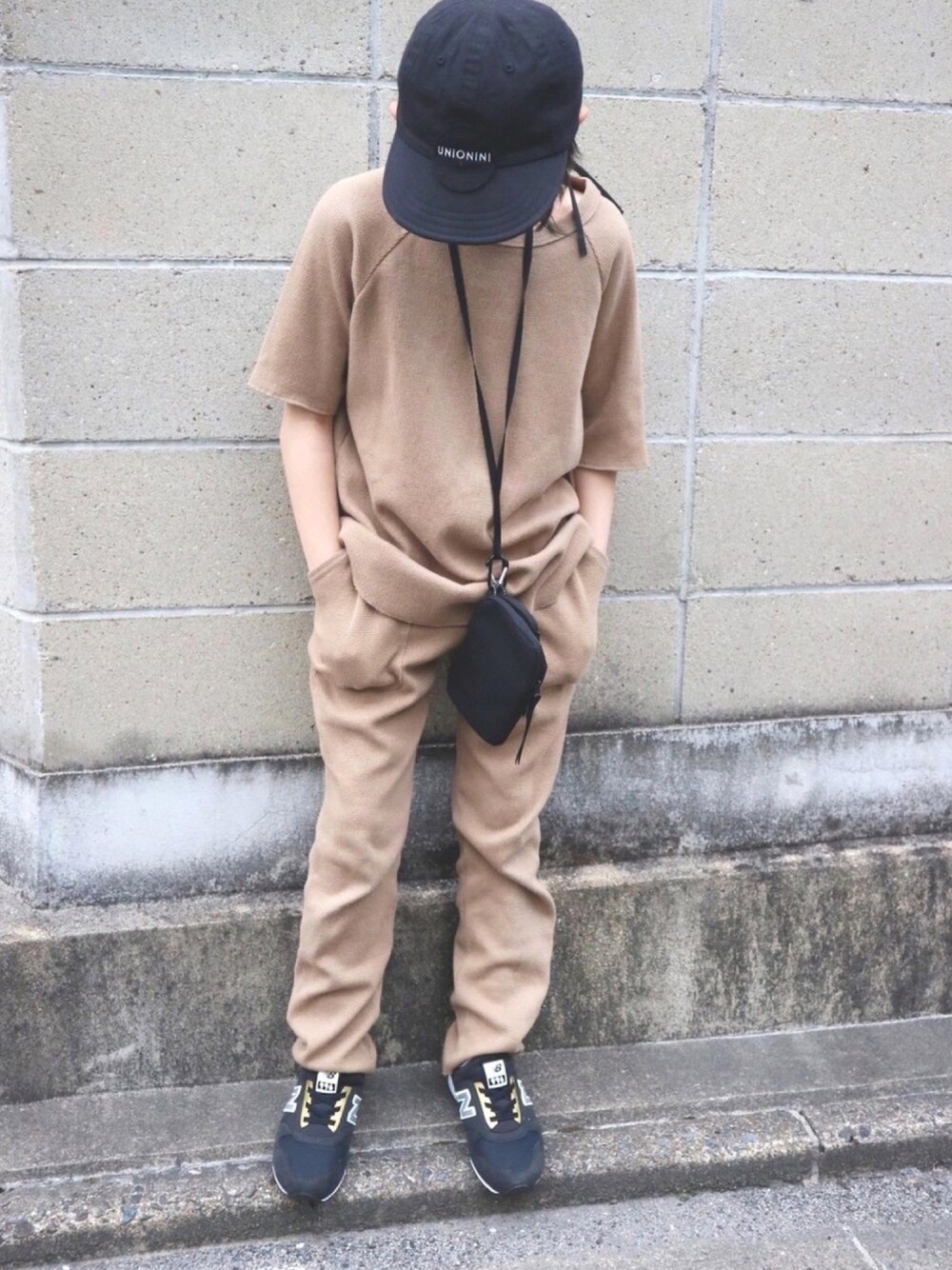 「スニーカー、キッズコーデ、セットアップ、おしゃれさんと繋がりたい、春夏コーデ、おとこのこ、男の子、キッズファッション、カジュアル、ワッフル」｜「MOUN TENのアイテム（パンツ、ベージュ系）」を使った、aoi erikaさん（キッズ・135cm）の春コーディネートの1枚目の写真
