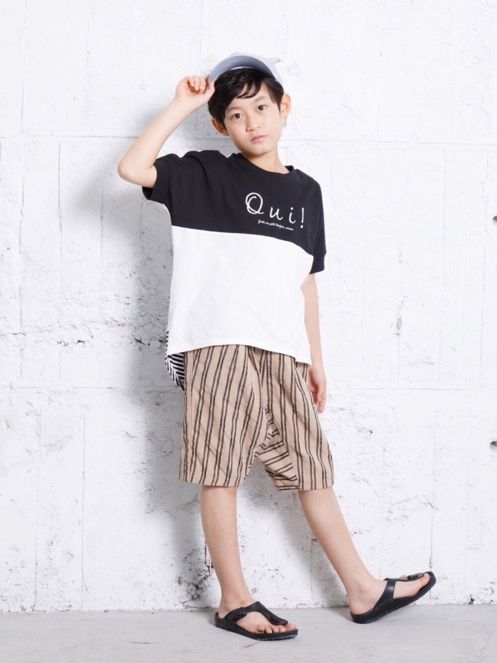 「ハーフパンツ、キッズコーデ、キッズファッション、サルエルパンツ、ネコミミ、キャップ、シンフルコーデ、カジュアル、男の子、ストライプ」｜「MINAUのアイテム（トップス、ホワイト系）」を使った、aoi erikaさん（キッズ・135cm）の夏コーディネートの1枚目の写真