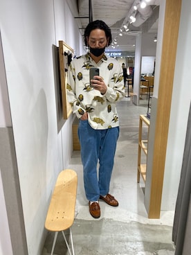 「XLARGE（エクストララージ）のアイテム（シャツ/ブラウス、ホワイト系）」を使った、井原翔さん（メンズ・187cm）の冬コーディネート