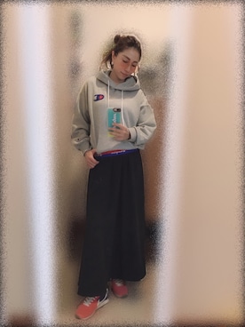 「お団子ヘアー」｜「アイテム（パーカー、グレー系）」を使った、MAYUCHIさん（レディース・156cm）の冬コーディネート