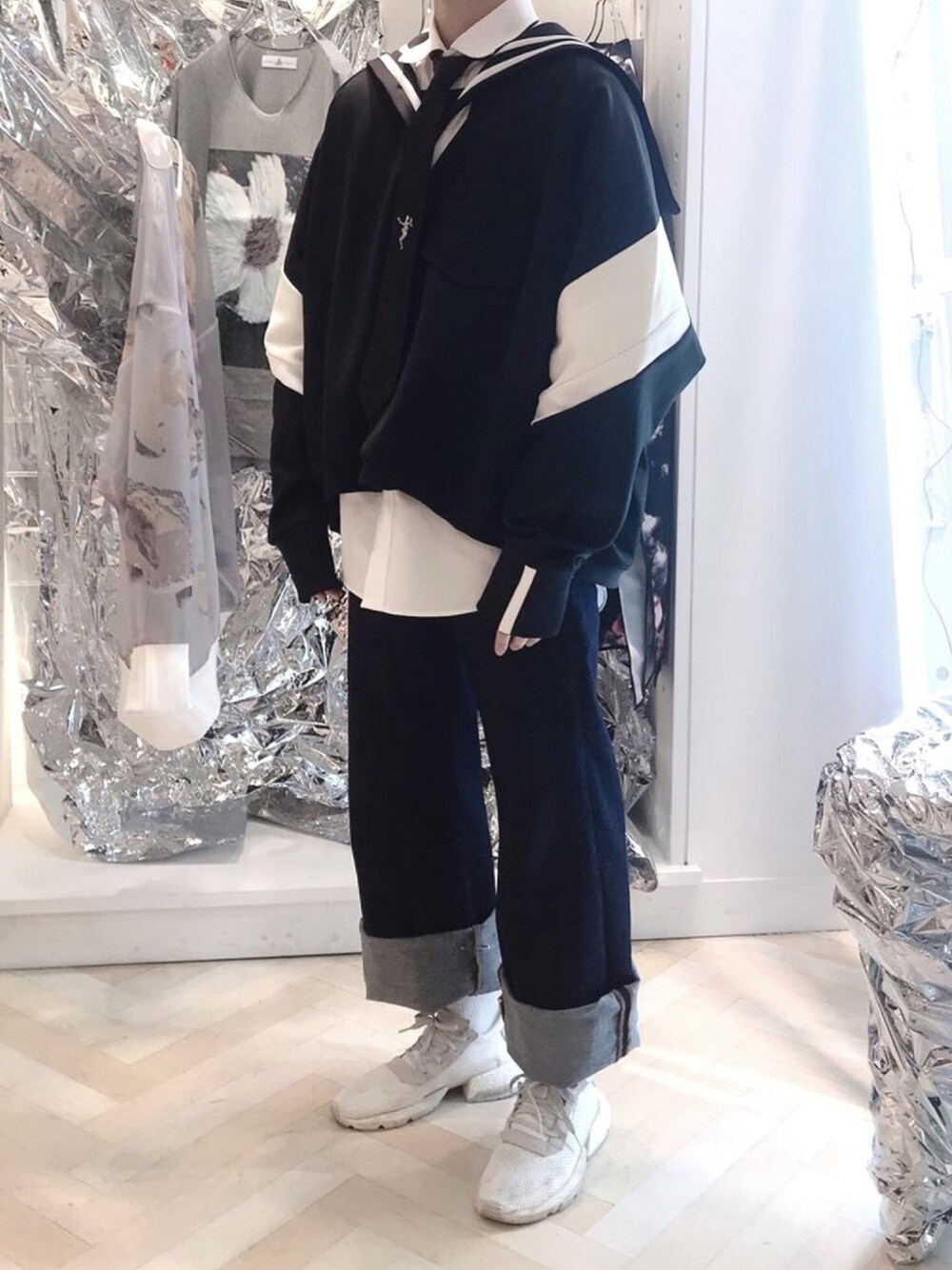 「balmung、American Eagle、Alexander McQueen、adidas、19ss」｜「BALMUNGのアイテム（スウェット、ブラック系）」を使った、onakaさん（メンズ・174cm）の春コーディネートの1枚目の写真