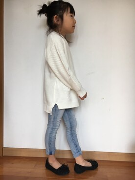 「GLOBAL WORK（グローバルワーク）のアイテム（ニット/セーター、ホワイト系）」を使った、⭐️YU⭐️さん（キッズ・131cm）の冬コーディネート