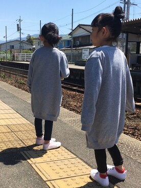 「GLOBAL WORK（グローバルワーク）のアイテム（カーディガン/ボレロ、グレー系）」を使った、⭐️YU⭐️さん（キッズ・131cm）の春コーディネート