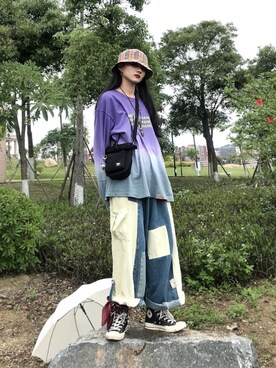 「CONVERSE（コンバース）のアイテム（アクセサリー）」を使った、邋遢小叽さん（レディース・160cm）の春コーディネート