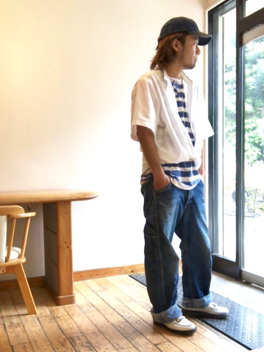 「白シャツ、ワイシャツ、自作、リメイク、古着、白×青、タッセルローファー、Dr.Martens、南越谷、越谷レイクタウン」｜「Dr. Martensのアイテム（ローファー、ホワイト系）」を使った、MASAさん（メンズ・167cm）の夏コーディネートの1枚目の写真