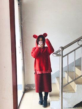 「🍑のアイテム（パーカー、オレンジ系）」を使った、Miaa酱さん（レディース・147cm）の冬コーディネート