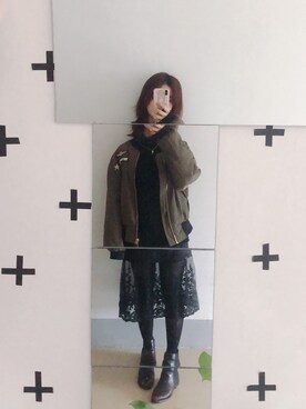 「实体小店のアイテム（ナイロンジャケット、グリーン系）」を使った、Miaa酱さん（レディース・147cm）の春コーディネート