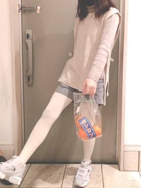 「UNIQLO（ユニクロ）のアイテム（ニット/セーター、ベージュ系）」を使った、🍵さん（レディース・153cm）の冬コーディネート