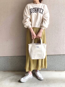 「アパートバイローリーズ」｜「アイテム（スウェット）」を使った、yurinaさん（レディース・164cm）の春コーディネート