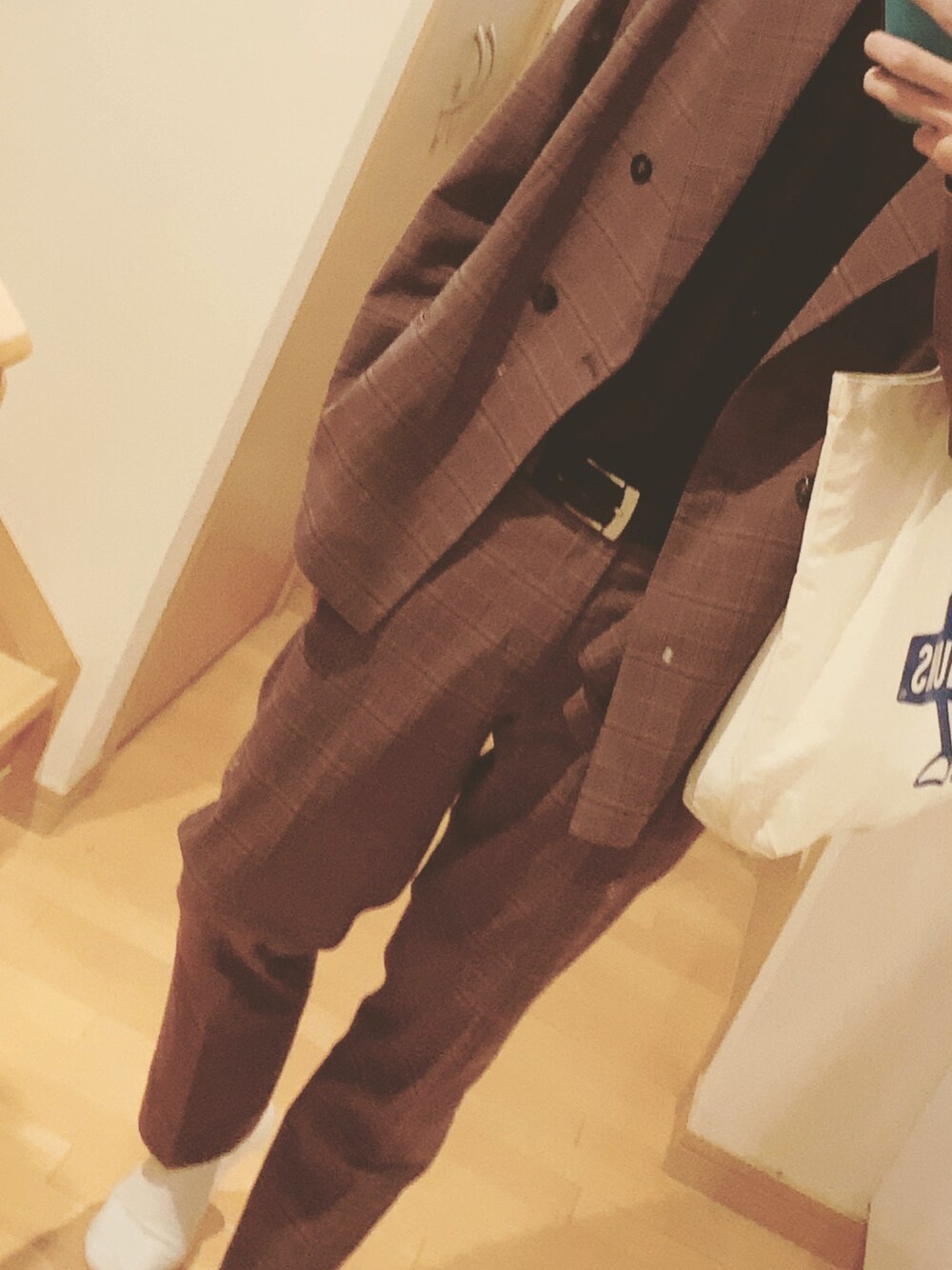 「年末WEAR感謝祭、いいね、save、フォローお願いします🤑、セットアップ」｜「RAGEBLUEの＜セットアップ着用可能＞TR柄スラックス/890576（スラックス、ブラウン系）」を使った、りゅへさん（メンズ・176cm）の冬コーディネートの1枚目の写真