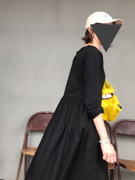 「アイテム（ボディバッグ/ウエストポーチ、イエロー系）」を使った、hxxxxaさん（レディース・162cm）の春コーディネート