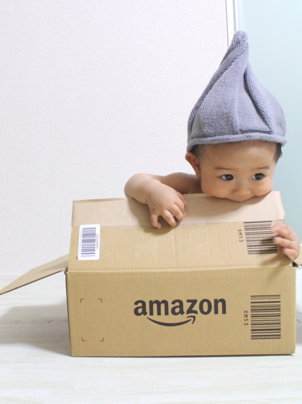 「夏セールで買いました、箱入り息子、韓国子供服、Amazon、おしゃれさんと繋がりたい、生後7ヶ月、小人帽、どんぐり帽、ダンボール、０歳」｜「no brandのアイテム（ニットキャップ/ビーニー、グレー系）」を使った、Ruanさん（キッズ・70cm）の夏コーディネートの1枚目の写真