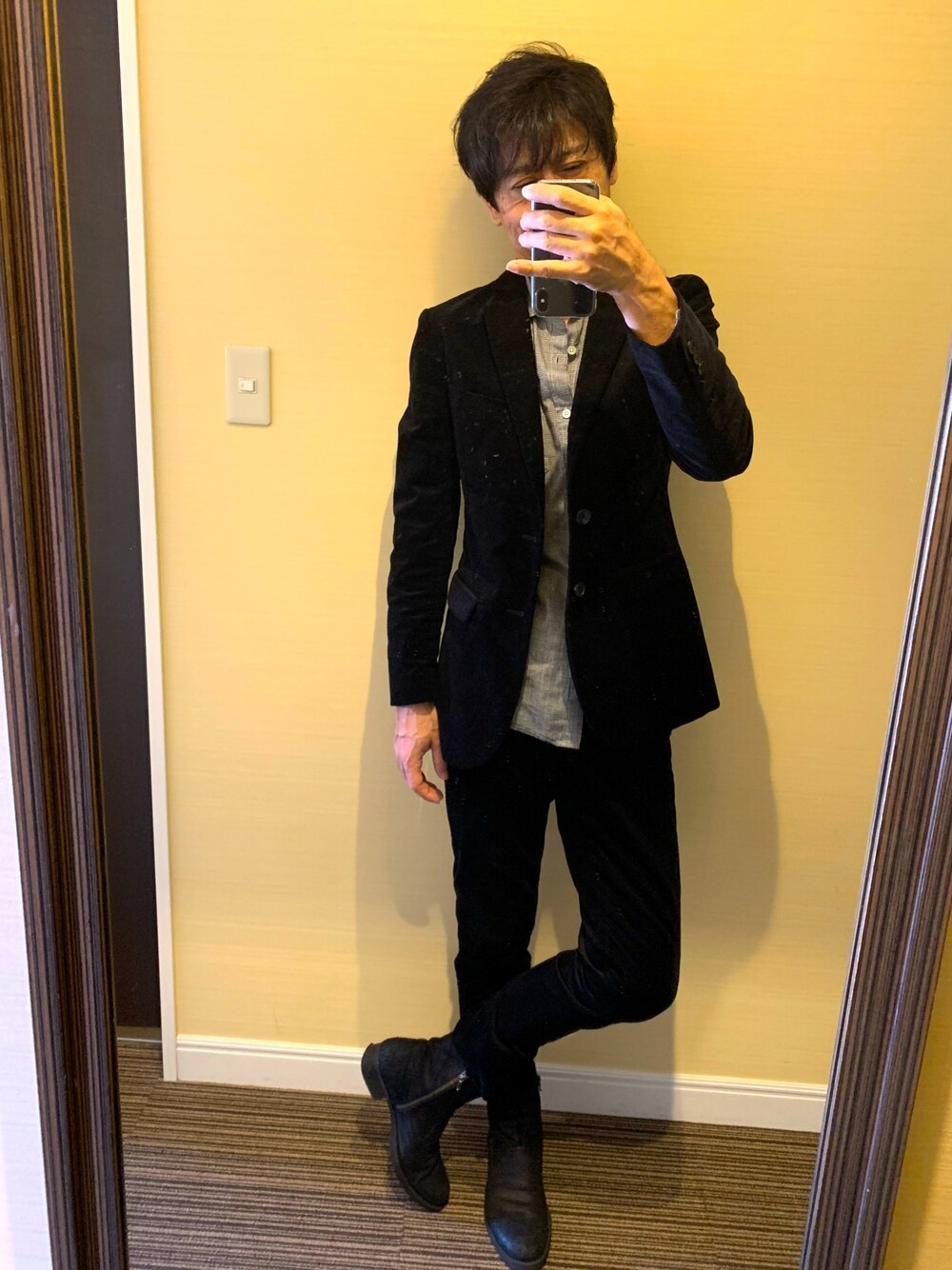 「TOMORROWLAND のアイテム（セットアップ、ブラック系）」を使った、kenichiさん（メンズ・175cm）の冬コーディネートの1枚目の写真