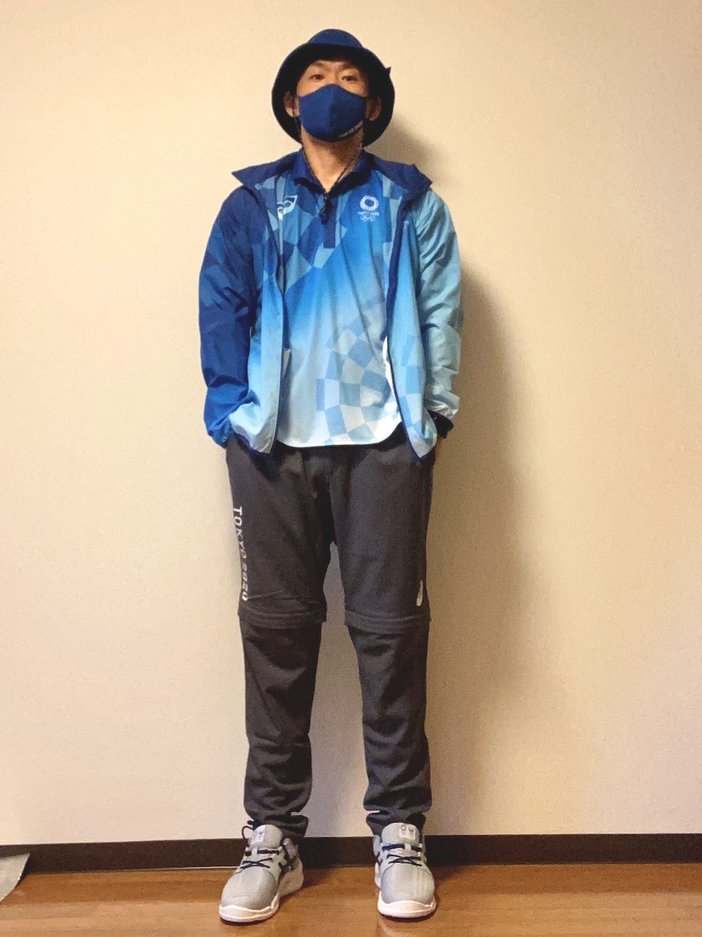 「スポーツ、夏、動きやすい」｜「ASICSのアイテム（マウンテンパーカー、ブルー系）」を使った、masaki2021さん（メンズ・177cm）の夏コーディネートの1枚目の写真