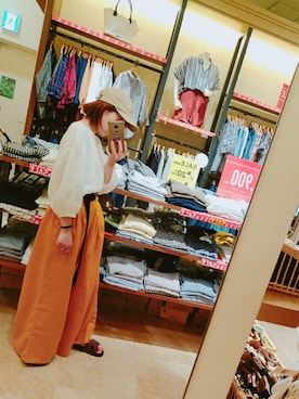 「CONVERSE（コンバース）の【UNISEX】CONVERSE(コンバース)GIベルト（ベルト、ブラック系）」を使った、asuさん（レディース）の秋コーディネート
