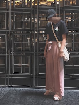「バラ柄」｜「アイテム（帽子）」を使った、emさん（レディース・170cm）の秋コーディネート