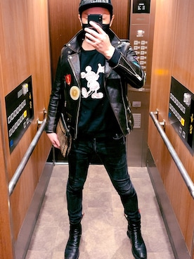 「SAINT LAURENT PARIS（サンローランパリ）のアイテム（ライダースジャケット）」を使った、エレベーターボーイくんさん（メンズ・174cm）の冬コーディネート