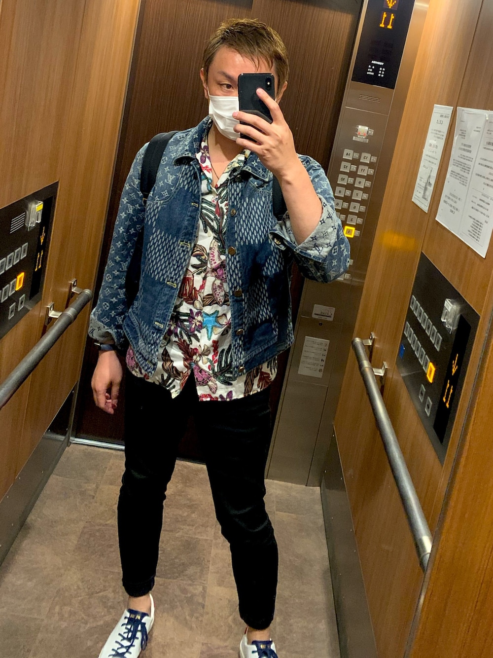 LOUIS VUITTONのデニムジャケットを使った人気ファッション