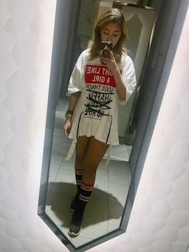 「Guess（ゲス）のアイテム（アナログ腕時計）」を使った、Lynette  Wangさん（レディース・172cm）の春コーディネート