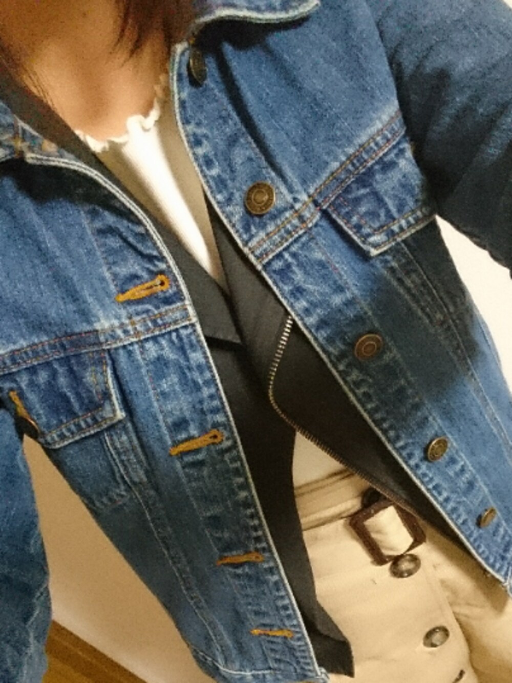 「大人カジュアル、春の新作、トレンチスカート、はじめてみました。」｜「E hyphen world galleryのデニムGジャン（デニムジャケット、ブルー系）」を使った、emiさん（レディース・156cm）の冬コーディネートの1枚目の写真