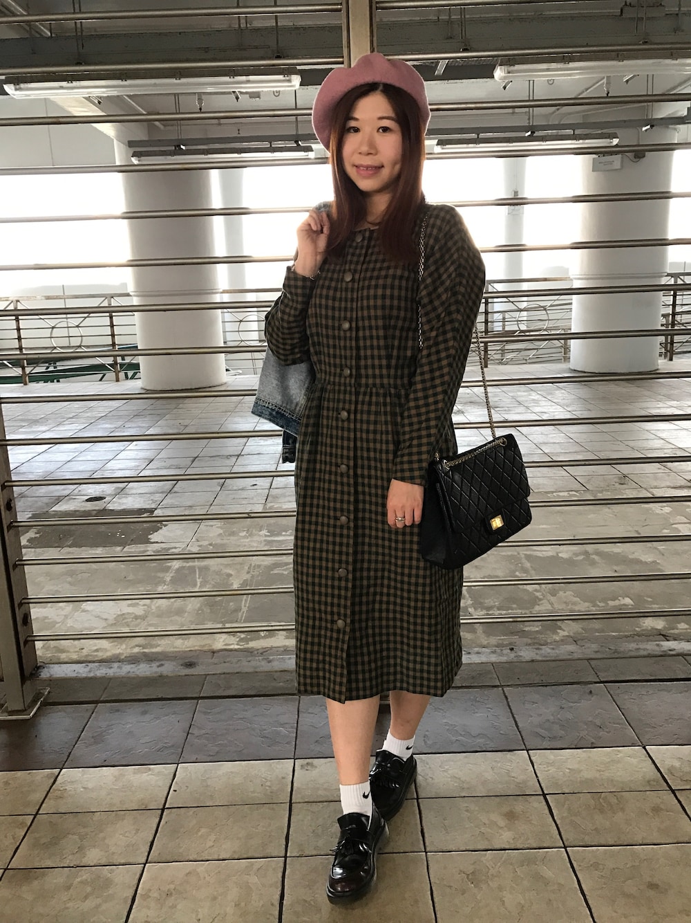 「Hong Kong、hongkonger、winter、family day、vintage、chanel、mix and match、lookbook」｜「VINTAGEのアイテム（スカート、イエロー系）」を使った、ChingChingHanaさん（レディース・162cm）の冬コーディネートの1枚目の写真