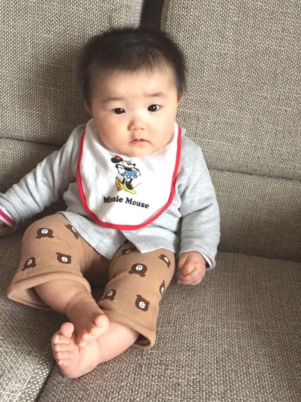 「70cm、女の子、くまさんコーデ」｜「MIKI HOUSEのアイテム（レギンス/スパッツ、ブラウン系）」を使った、RYOnさん（キッズ・70cm）の春コーディネートの1枚目の写真