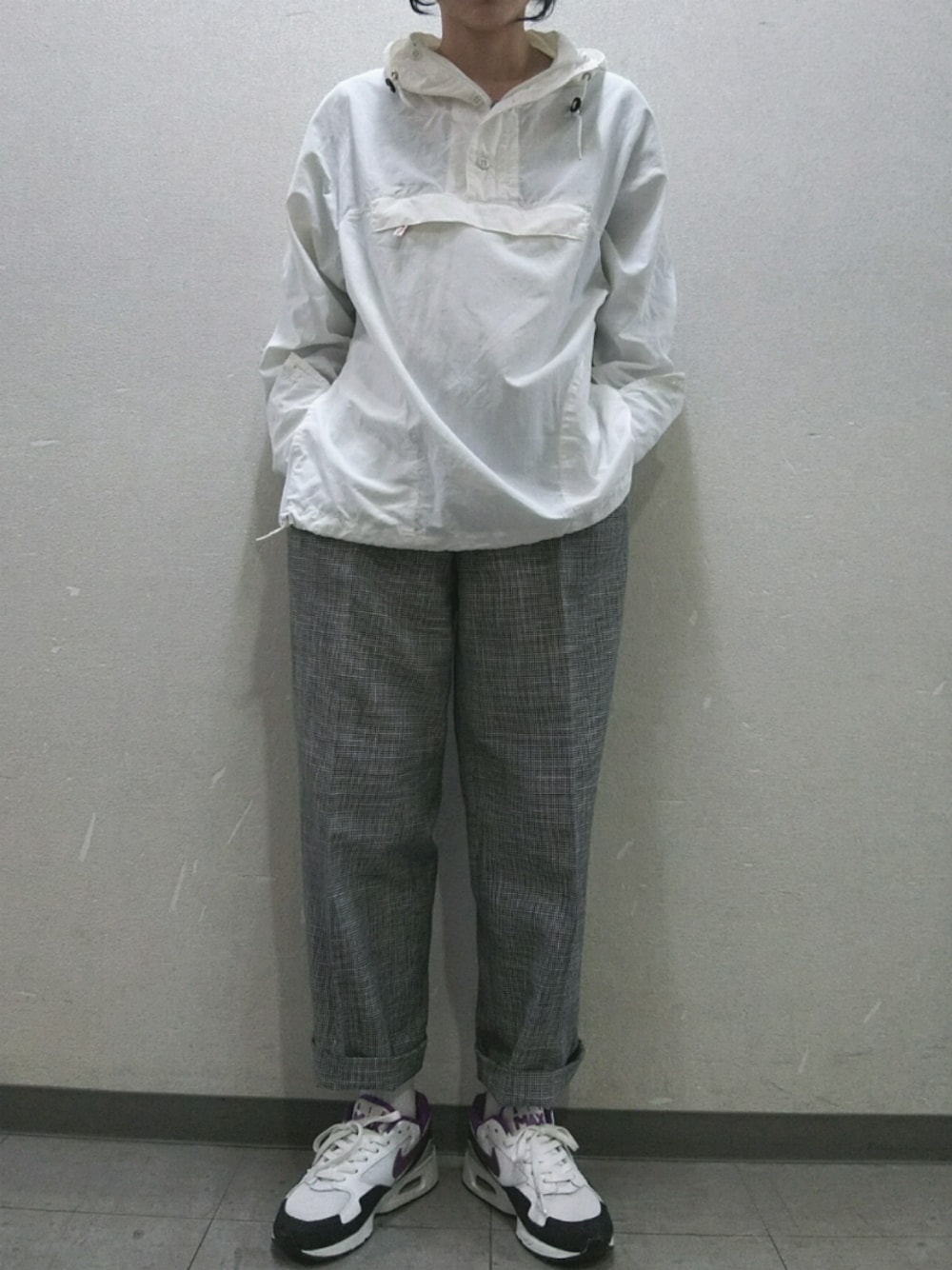「シンプル、ootd、カジュアル、メンズライク、ホワイト、ストリート、NIKE、used、古着、広島」｜「NIKEのNIKE（ナイキ）/ウィメンズ エアマックス ST (705003)（スニーカー、ホワイト系）」を使った、はちこ。さん（レディース・158cm）の春コーディネートの1枚目の写真
