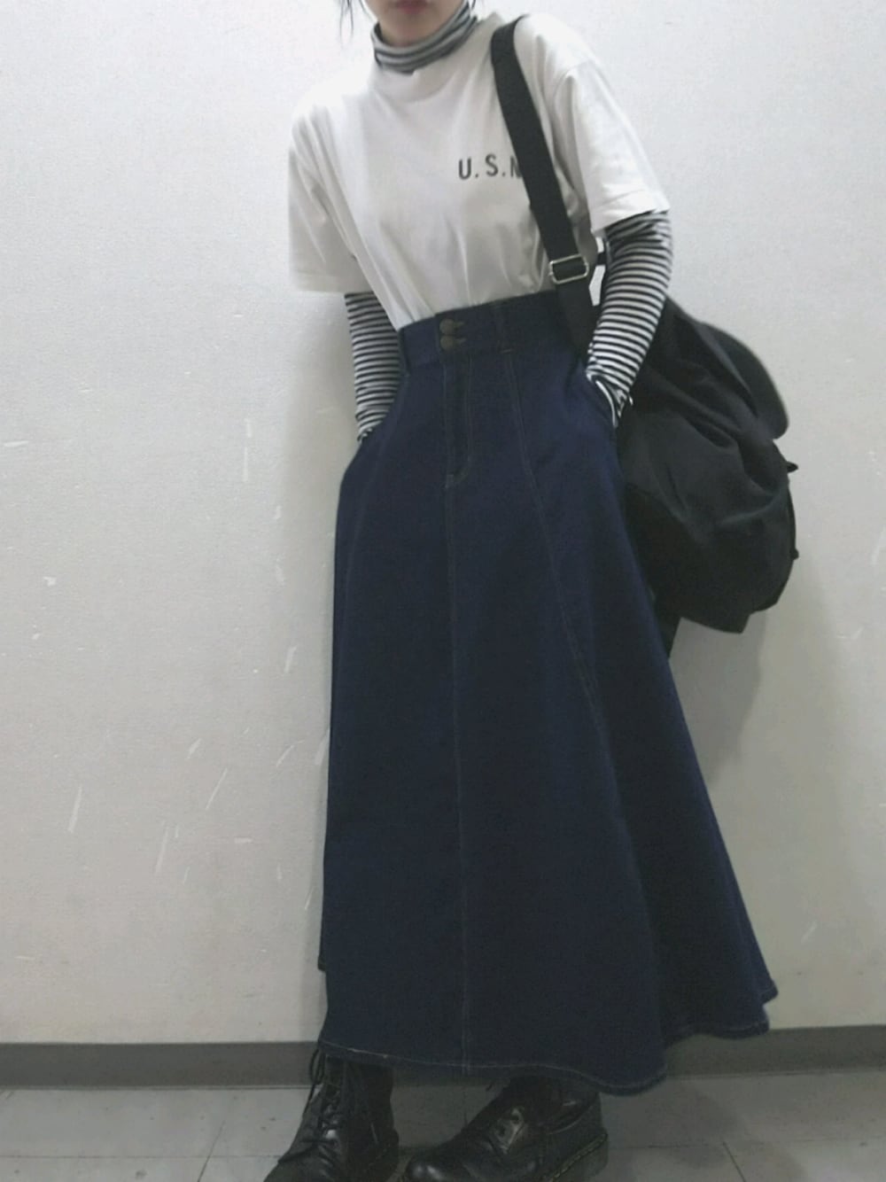 「ブルー、春コーデ、カジュアル、レイヤードスタイル、古着、used、デニム、白Tシャツ、ボーダー、広島」｜「Dr. Martensのレディース Dr.Martens ドクターマーチン 1460 PASCAL 8EYE BOOT パスカル 8ホールブーツ 13512001 BLACK（ブーツ、ブラック系）」を使った、はちこ。さん（レディース・158cm）の春コーディネートの1枚目の写真