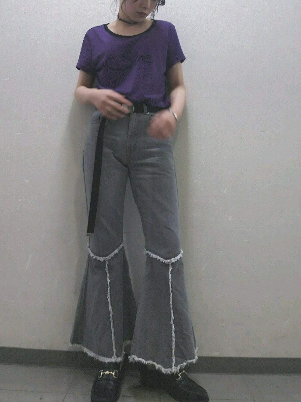 「デニム、パンツスタイル、Tシャツ、スポーティ、ボーダートップス、ブラック、古着、used、広島」｜「HAREのスソフレアデニムパンツ（HARE）（デニムパンツ、グレー系）」を使った、はちこ。さん（レディース・158cm）の夏コーディネートの1枚目の写真